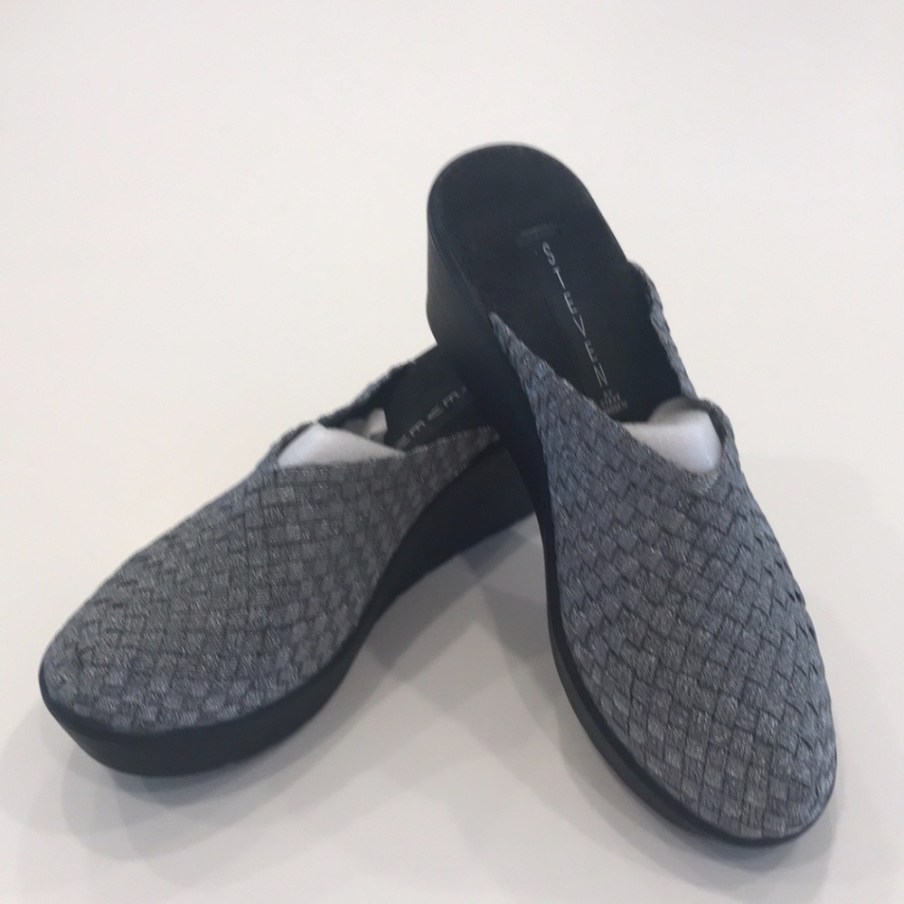 Women's shoes